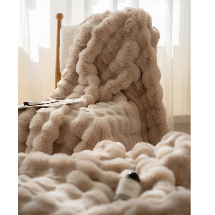 La parisienne best sale faux fur throw